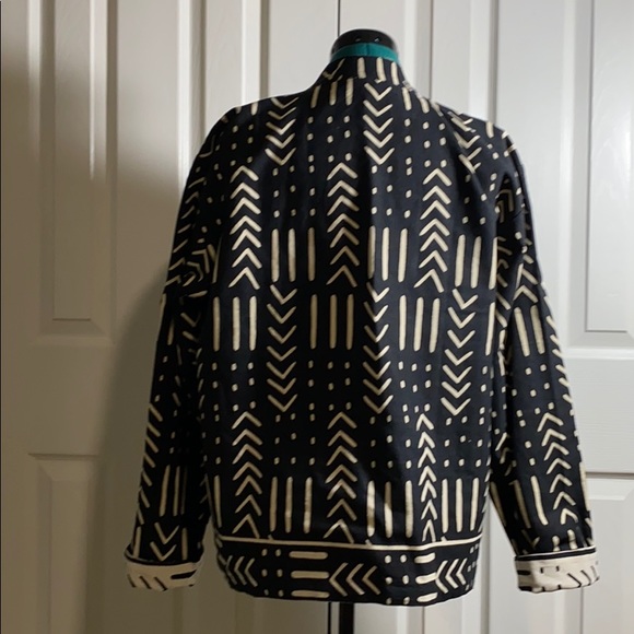 S/M Ladies Reversible Jacket Black and Creme color - Picture 3 of 16